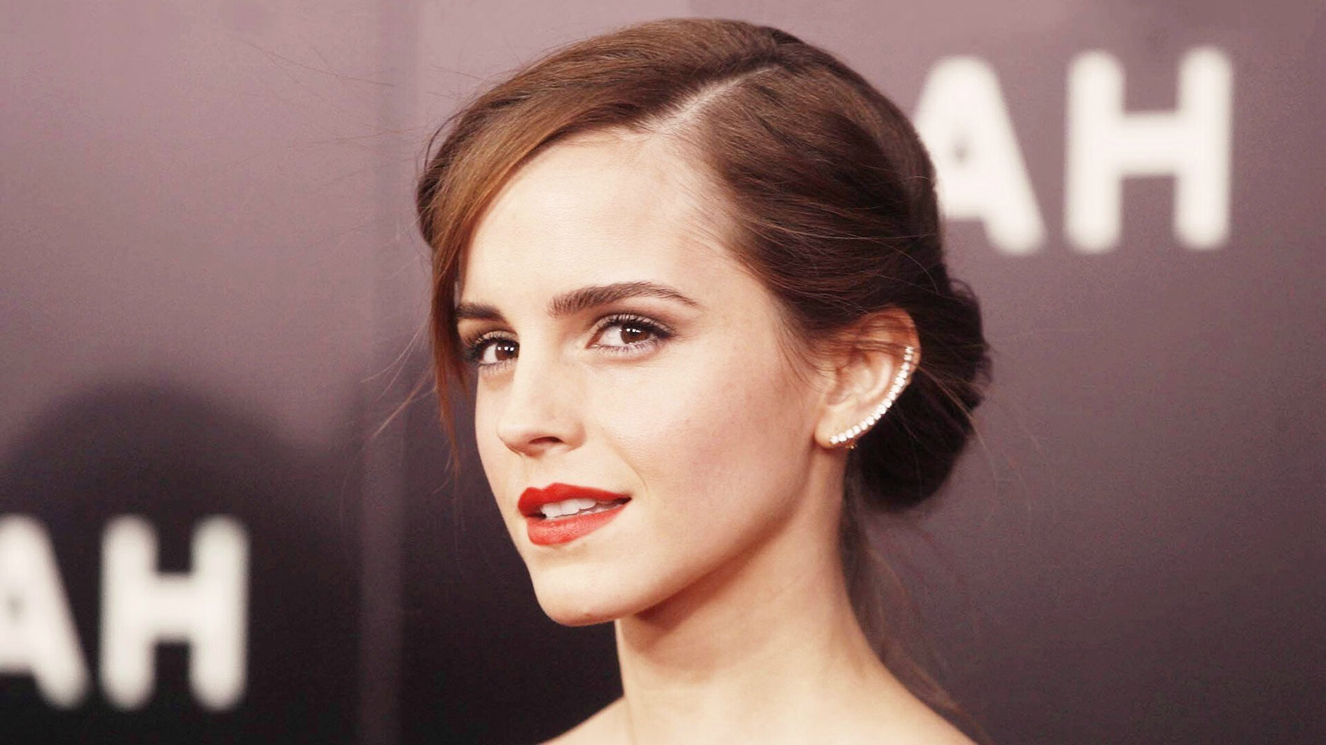 赫罗纳高位压迫打乱对手组织节奏，赫罗纳对萨拉戈萨