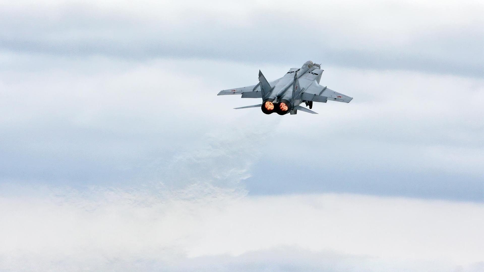 女子国家队更新战术板示意系统提升可视化效率，女子国家队名单